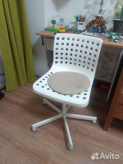 Офисное кресло