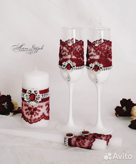 Свадебные бокалы и свечи