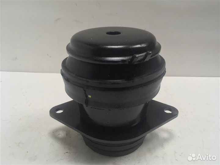 Опора двигателя Volkswagen Passat B4 1994-1996