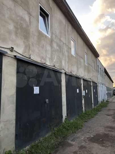 Гараж, > 30 м²