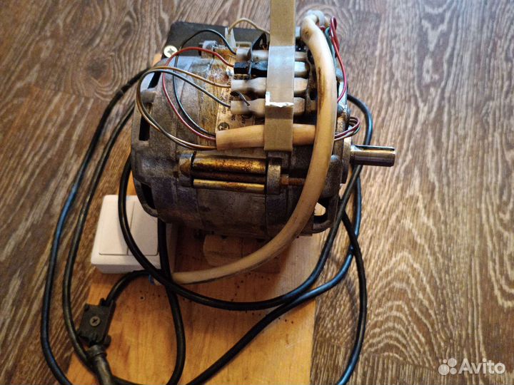 Мотор электрический 220