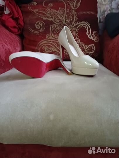 Туфли женские 38 размер бежевые