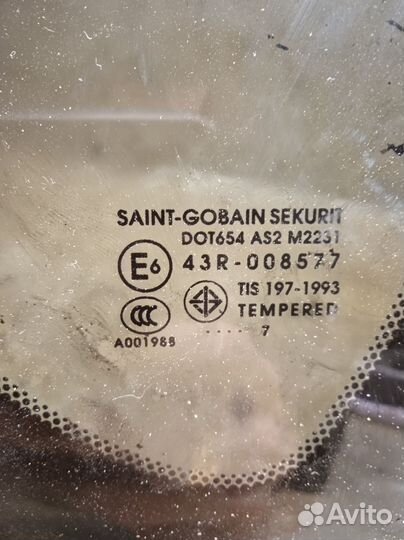 Стекло кузовное глухое правое Mazda 3