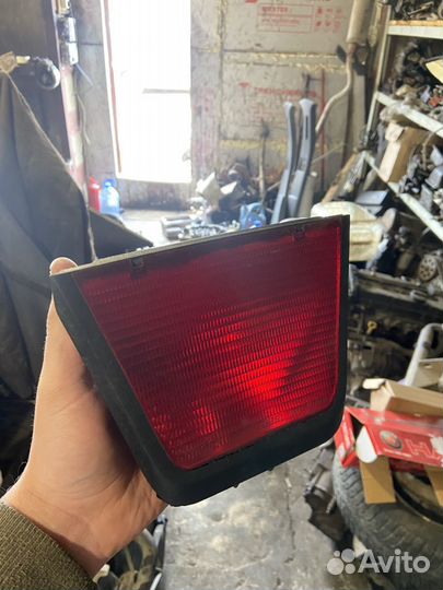 Центральный фонарь Renault Logan