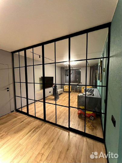 Раздвижная перегородка с матовым стеклом