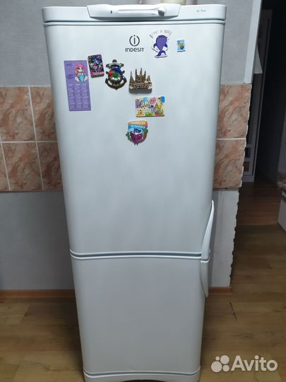 Холодильник бу indesit