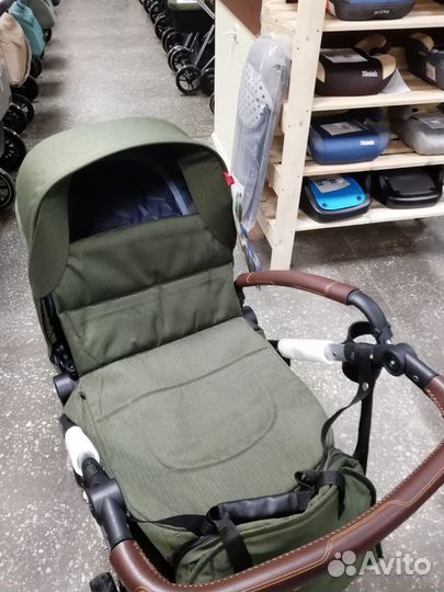 Коляска с рождения