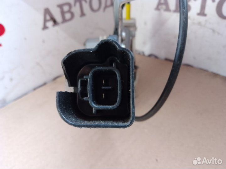 Замок двери задний правый Peugeot 107