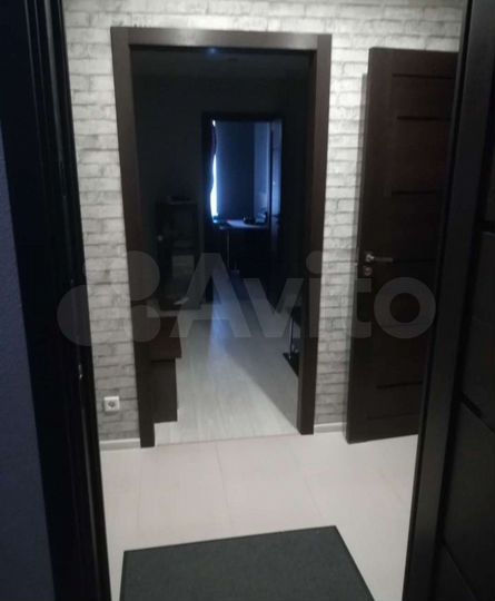 2-к. квартира, 43 м², 1/10 эт.