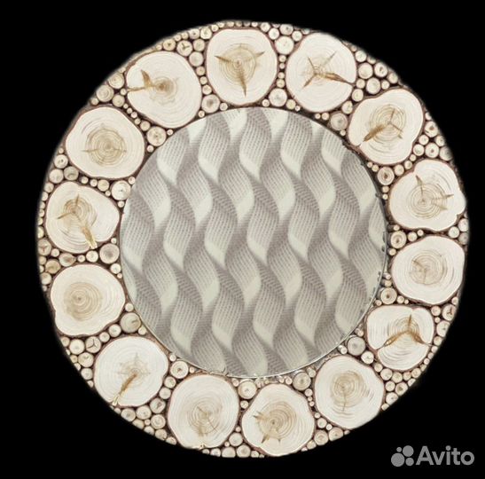 Зеркало из можжевельника круглое