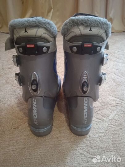 Горнолыжные ботинки atomic