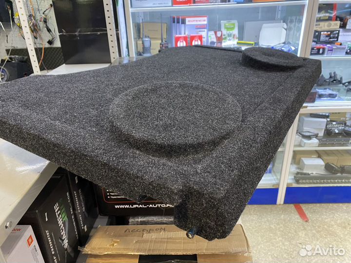 Акустическая полка Renault Sandero