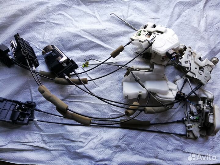 Замки дверные Mitsubishi Galant 9