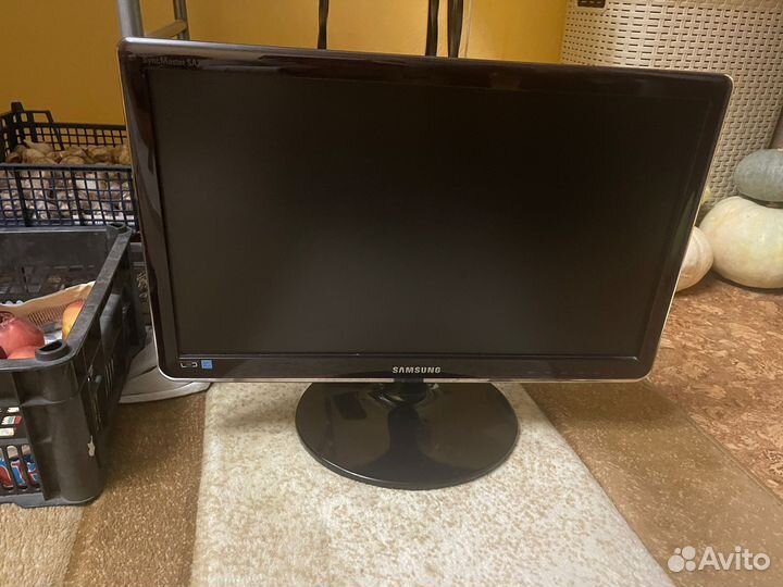 Монитор Samsung 21.5