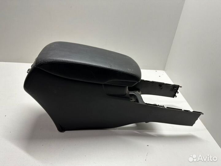 Подлокотник Toyota Camry V40/V45 2006-2011
