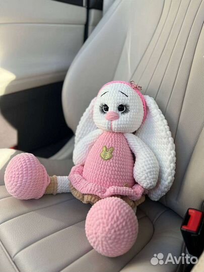 Вязаная Зайка. Игрушка ручной работы