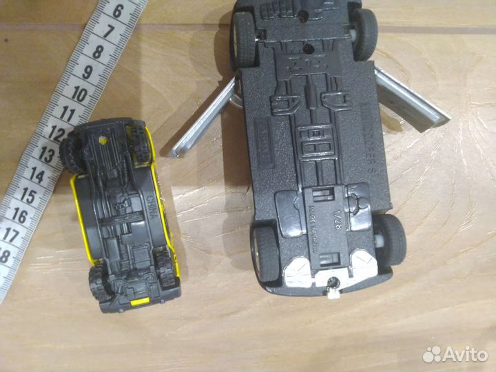 Модели машинок металлические, трактор, вертолёт