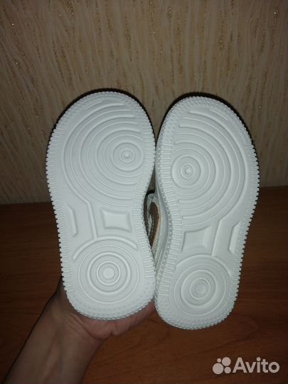 Кроссовки детские