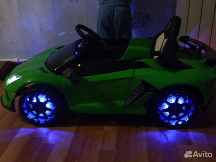 Детский электромобиль новый