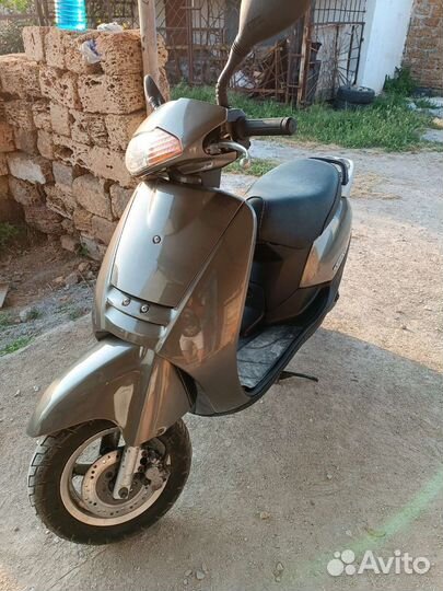 Мопед Honda lead af 48