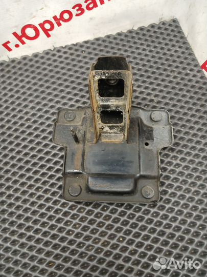 Кронштейн усилителя переднего бампера Kia Spectra