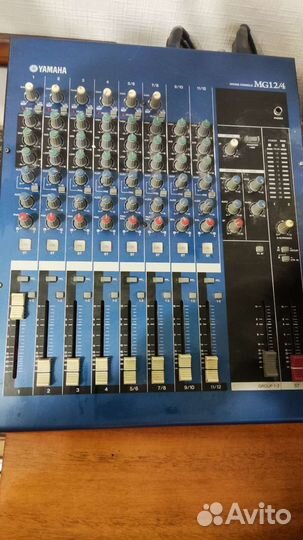 Микшерный пульт Yamaha MG 12/4
