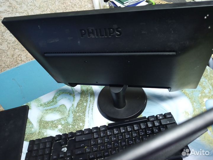 Монитор Philips 19