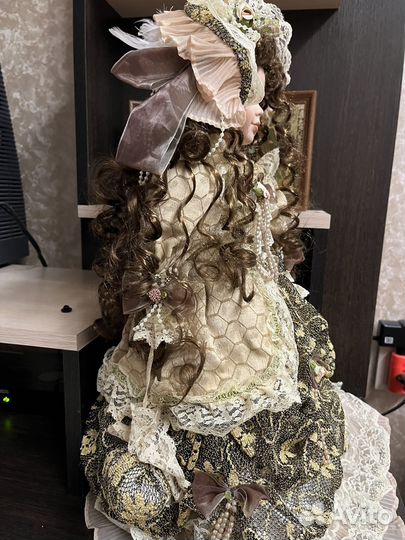 Кукла фарфоровая большая