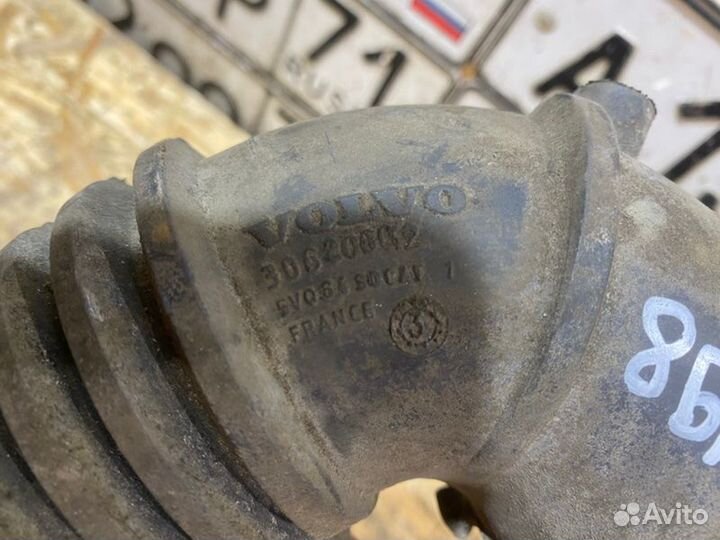 Патрубок воздушного фильтра Volvo S40 седан 2.0