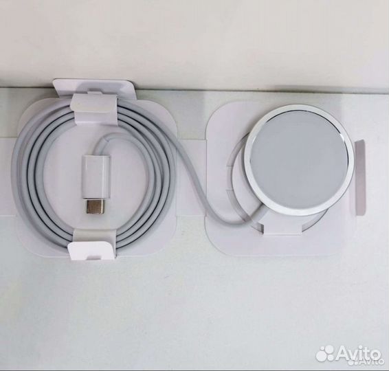 Беспроводная зарядка apple Magsafe