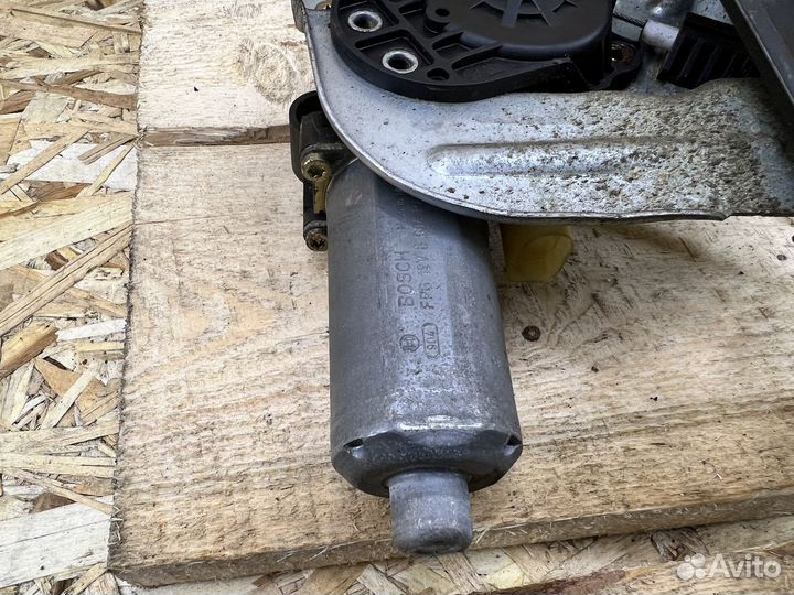 Стеклоподъемник BMW X5 E53 водительский