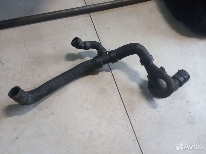 Потрубок охлаждения двигателя Volvo XC60, XC70