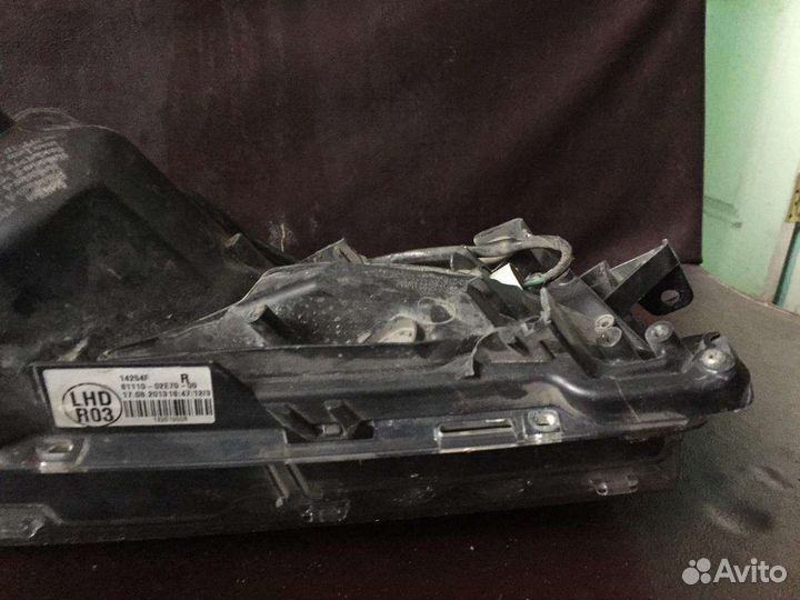 Фара правая Toyota Corolla E180