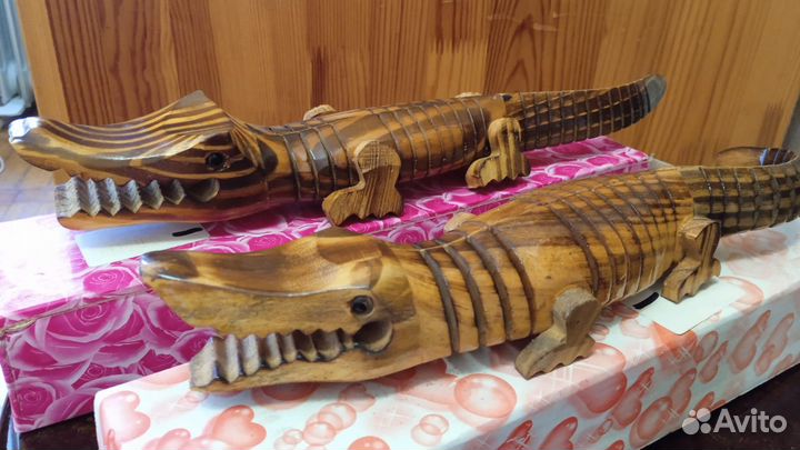 Сувенир / Деревянные крокодилы