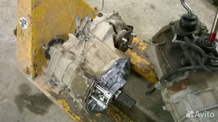 Раздатка Toyota HiLux 7 МКПП 11-15г
