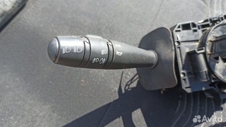 Подрулевой переключатель Renault Sandero Stepway