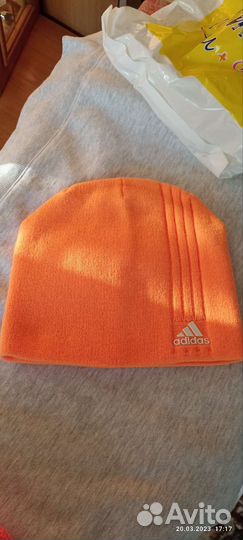 Шапка новая