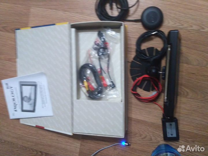 Автомобильный портативный телевизор