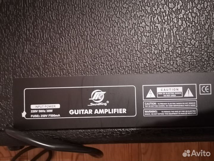 Стратокастер Black Hawk + комбоусилитель 38 wt