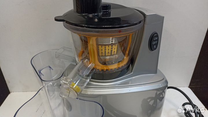 Соковыжималка Kitfort KT-1101-3