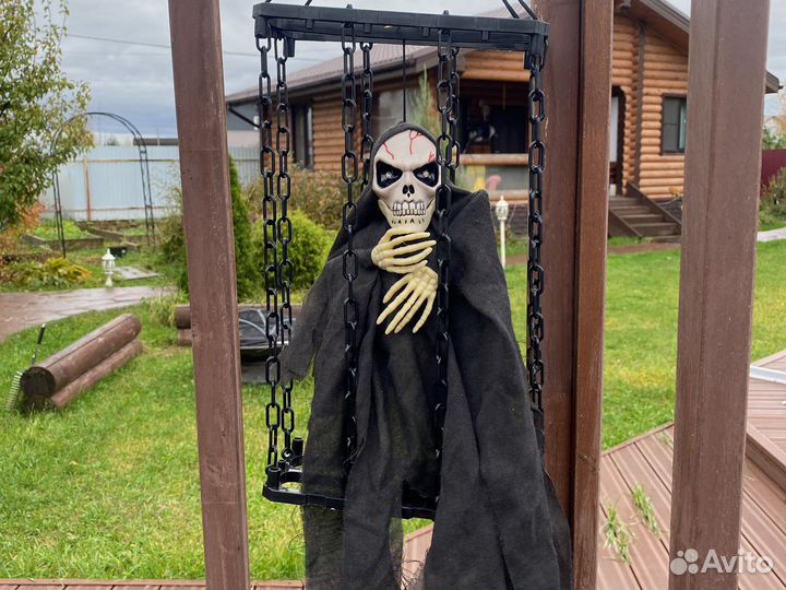 Игрушка интерактивная скелетик