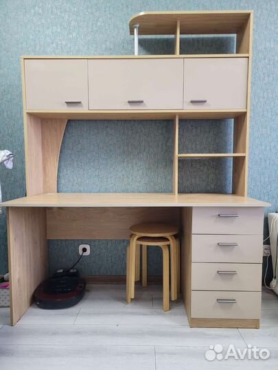 Письменный стол