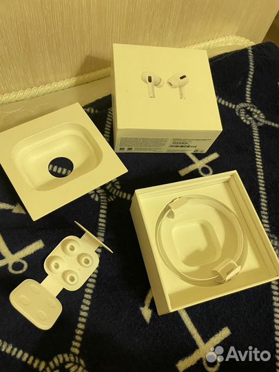 Коробка от airpods pro