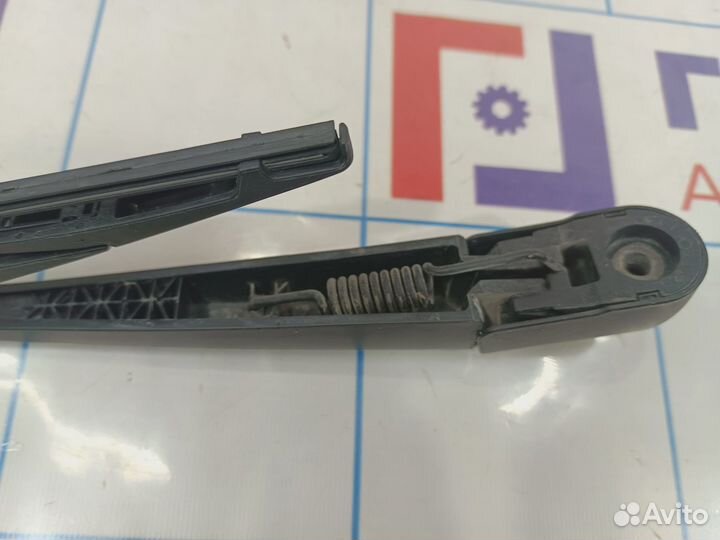 Поводок стеклоочистителя заднего Mitsubishi Outlan