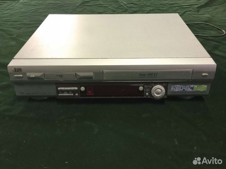 Видеомагнитофон JVC HR-DVS3