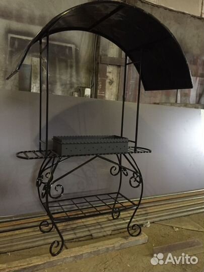 Мангал с крышей