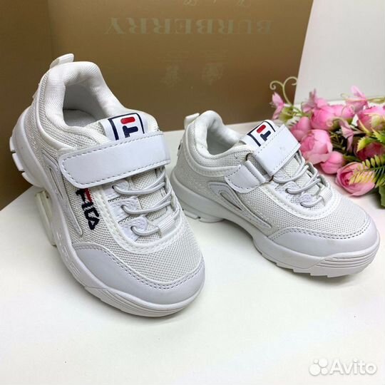 Кроссовки новые