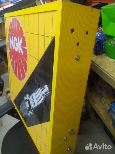 Неоновая вывеска NGK