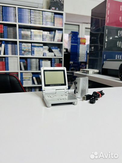 Nintendo Game Boy Advance SP