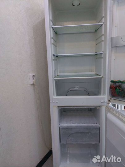 Холодильник бу Атлант